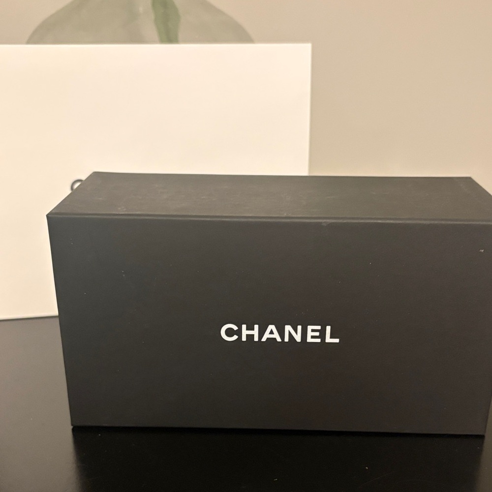 CHANEL Black Sunglasses with Gold Accents - Picture 5 of 7